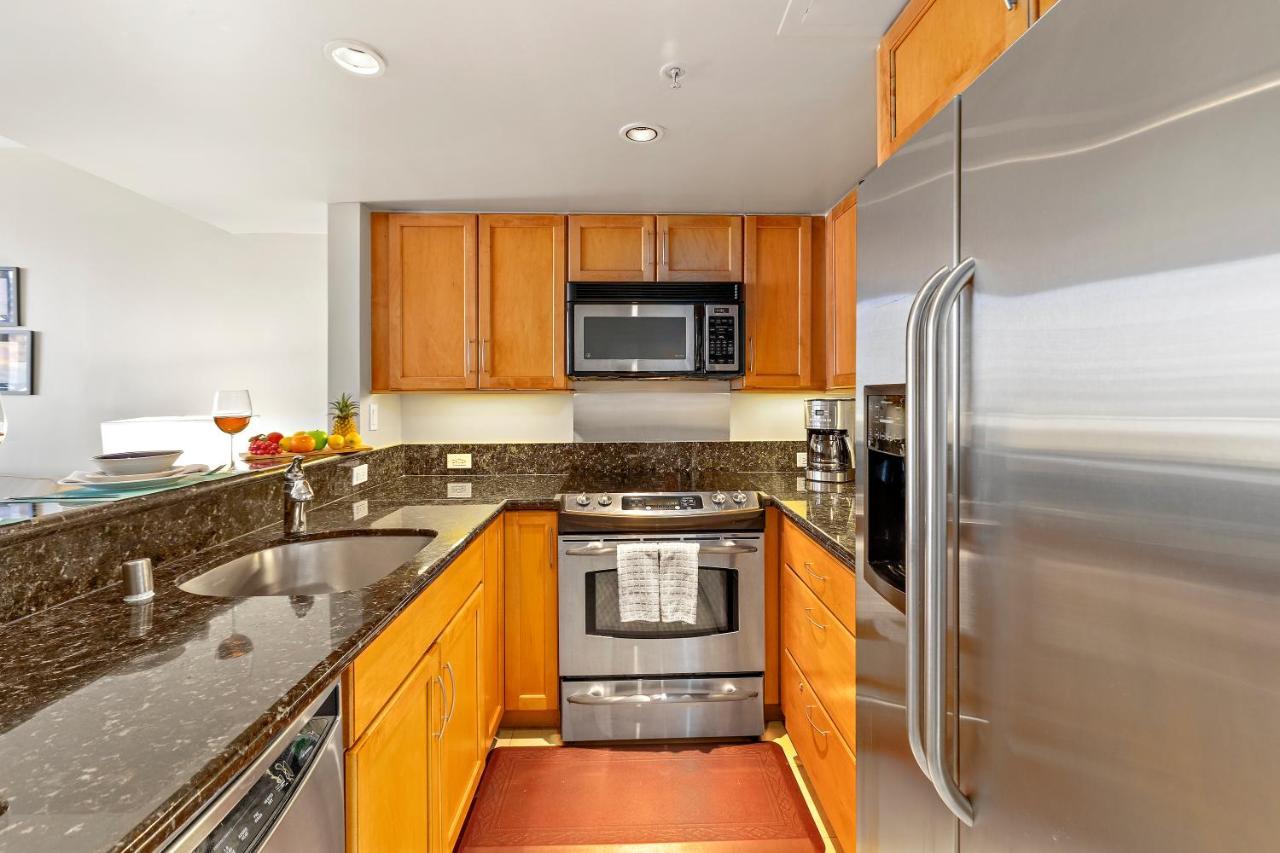 Renovated With City View At Aqua Palms Waikiki Honolulu Eksteriør bilde