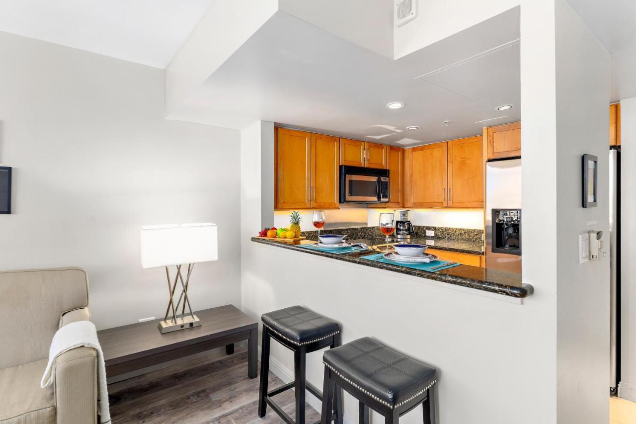 Renovated With City View At Aqua Palms Waikiki Honolulu Eksteriør bilde